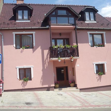 Flamingo Vendeghaz Bed & Breakfast Eğri Dış mekan fotoğraf